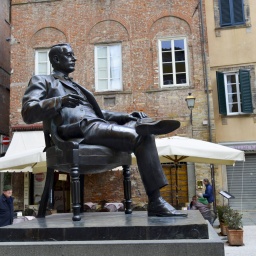 Denkmal von Puccini in Lucca