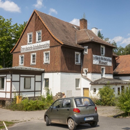 Rodaborn bei Triptis (Saale-Orla-Kreis) an der Bundesautobahn A 9 war die erste Autobahnraststätte in Deutschland.
