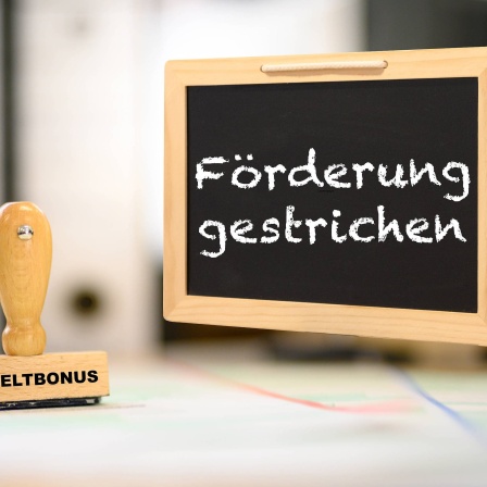 Stock- und Symbolbilder E-Auto-Förderung sofort GESTRICHEN