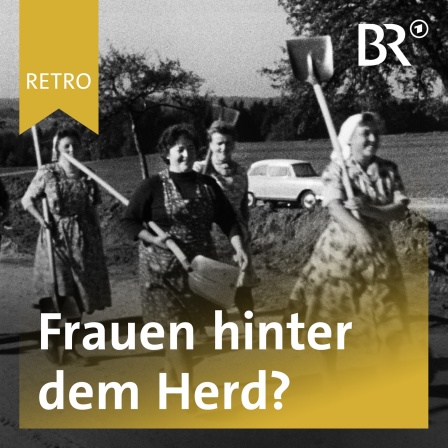 Frauen bauen eine Straße