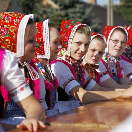 Sorbinnen in Schleifer Tracht 