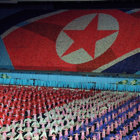 Szene mit Flagge der Volksrepublik Korea.