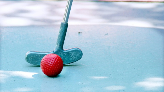 Mittagsmagazin - Minigolf-elite Trifft Sich Im Deutschen Arnsberg
