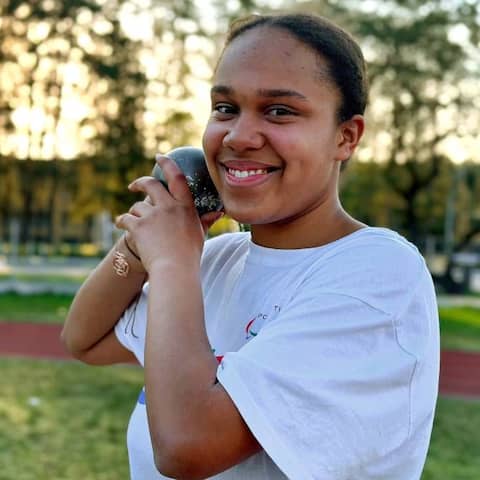 Kugelstoßerin und Läuferin Heidi Kuder trainiert für die Special Olympics World Games in Berlin.