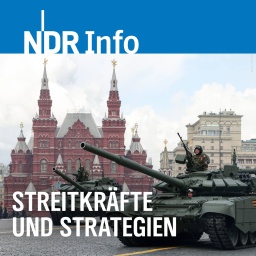 Während einer Militärparade zum Tag des Sieges anlässlich des 77. Jahrestages des Sieges über Nazi-Deutschland im Zweiten Weltkrieg rollen Panzer über den Roten Platz in Moskau.