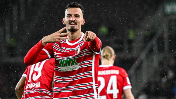 Sportschau Bundesliga - Augsburgs Berisha überrascht Bayer 04 Leverkusen