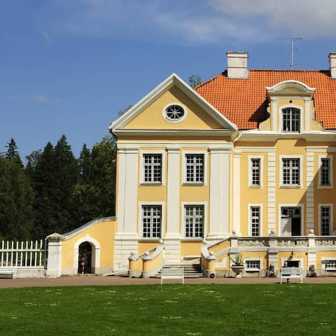Ein Herrenhaus in Estland (Foto: imago images / imagebroker)
