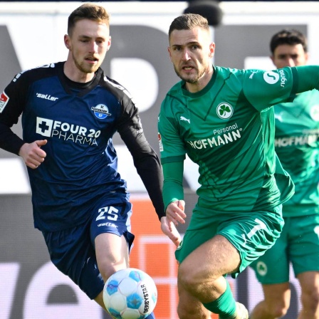 Kampf um den Ball in Paderborn