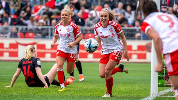 Sportschau - Münchens Frauen Gewinnen In Leverkusen