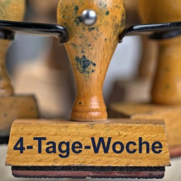 Symbolbild: Stempel mit dem Aufruck "4-Tage-Woche"