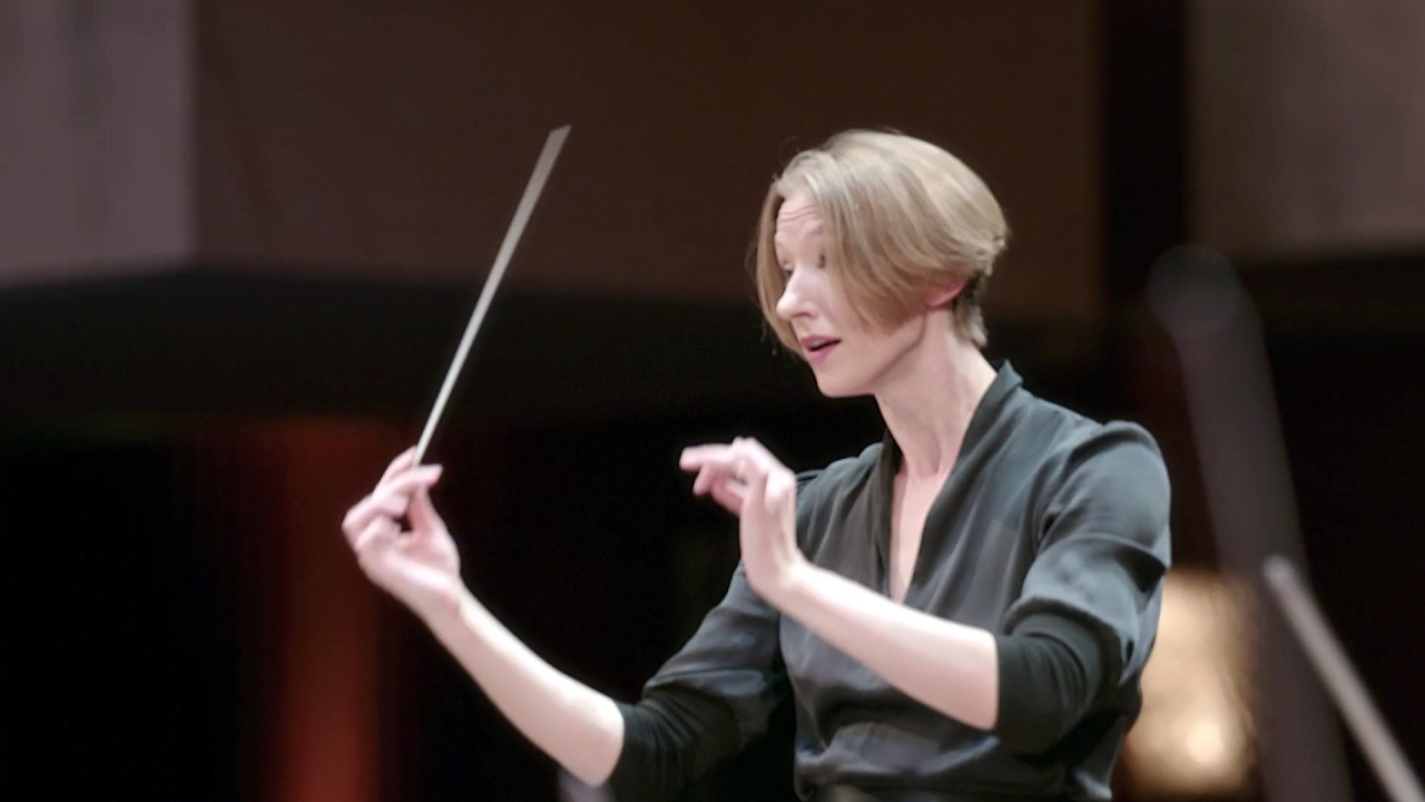 Zu Hause in der Musik - Dokumentarfilm Momentum über die Dirigentin Joanna Mallwitz