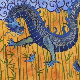 Chinesischer Drache mit blauen Vögeln und Bambus