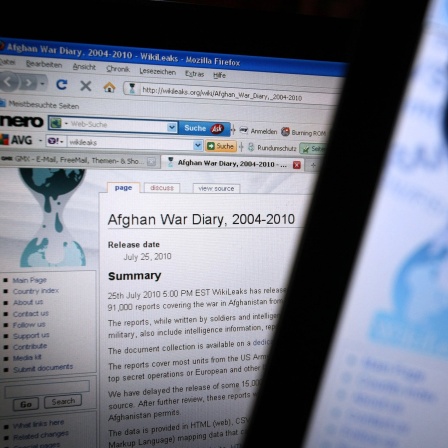 Zwei aufgerufene Websites von Wikileaks, die sich auf geheime Dokumente zum Afghanistankrieg beziehen, aufgenommen am 26.7.2010). Eine Sammlung von 90 000 überwiegend geheimen Afghanistan-Militärdokumenten offenbart das Wiedererstarken der radikalislamischen Taliban im Krieg gegen die ISAF-Schutztruppe.