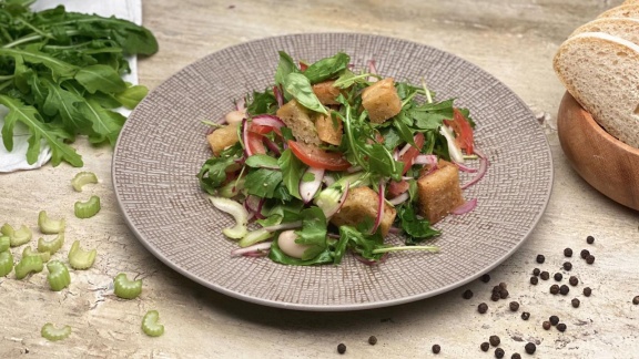 Ard-buffet - Rezept: Sommerlicher Brotsalat