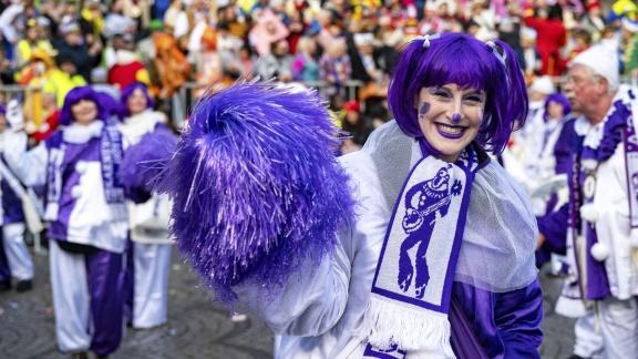 Karneval - Rosenmontagszug Düsseldorf 2025