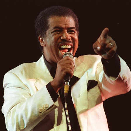 Sänger Ben E. King während eines Konzerts
