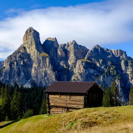 Südtirol: Pflege der Wanderwege im Gadertal | Schalensteine im Eisacktal | Urlaub mit den Eltern in Meran