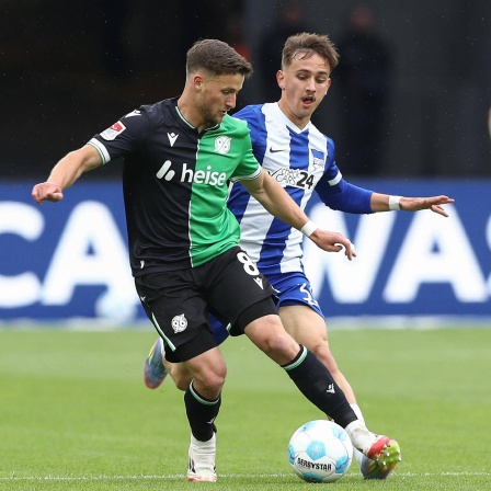 Hannovers Enzo Leopold am Ball