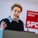 Franziska Giffey (SPD), Regierende Bürgermeisterin von Berlin, spricht während der Klausurtagung der SPD-Fraktion des Berliner Abgeordnetenhauses (Bild: dpa)