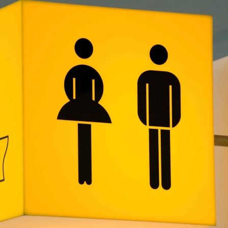 Schild einer öffentlichen Toilette