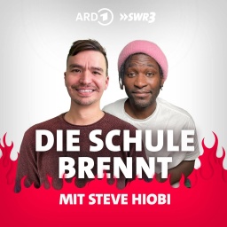 Bob Blume und Steve Hiobi vor Flammen
