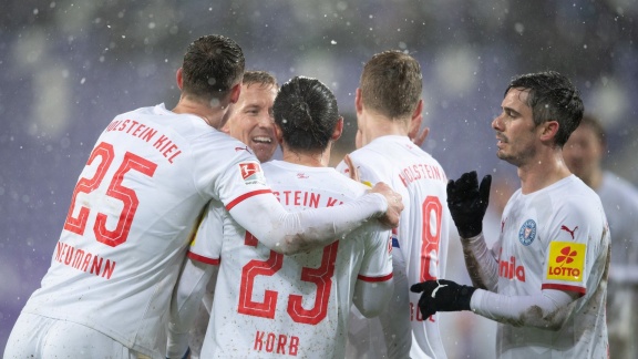 Sportschau - Holstein Kiel Hat In Wildem Spiel Gegen Aue Das Letzte Wort