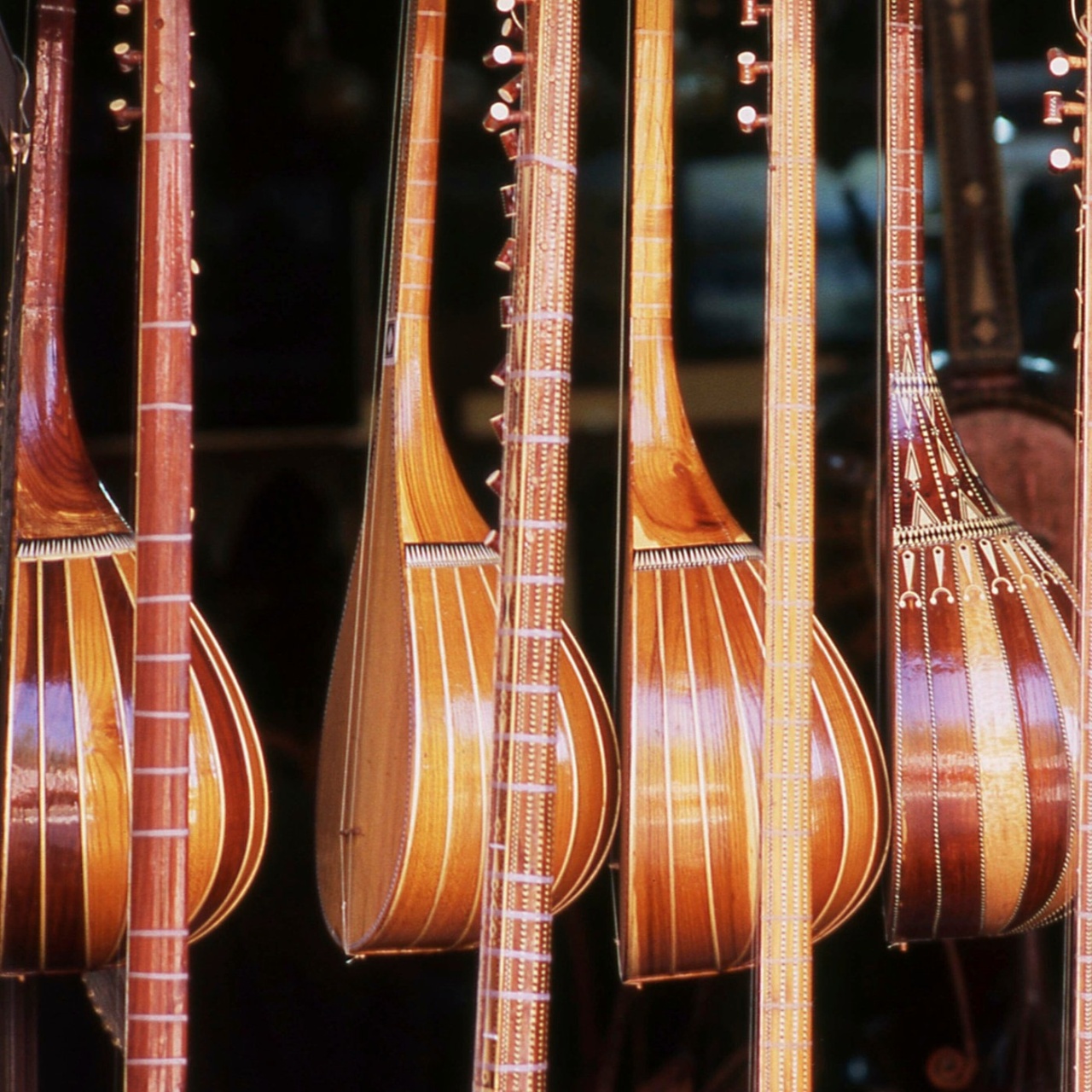 WDR 3 Musikinstrumente der Welt · Die Dutar aus Turkmenistan · Podcast ...