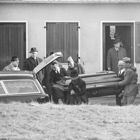 Drei Deutsche Soldaten wurden in Lebach ermordet. Abtransport der Leichname am 20.1.1969