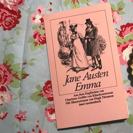 Eine Apfeltorte und eine Ausgabe von Jane Austens Roman "Emma" - Folge 14 des Podcasts eatreadsleep.