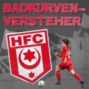 Fußballerin Theresa Brauer und im Hintergrund das Logo des Halleschen FC