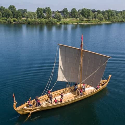 Ein römisches Patrouillenboot des Archäologischen Parks in Xanten ist