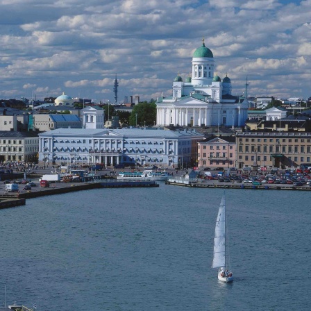 Blick auf Südhafen mit Stadthaus und Dom, Helsinki,