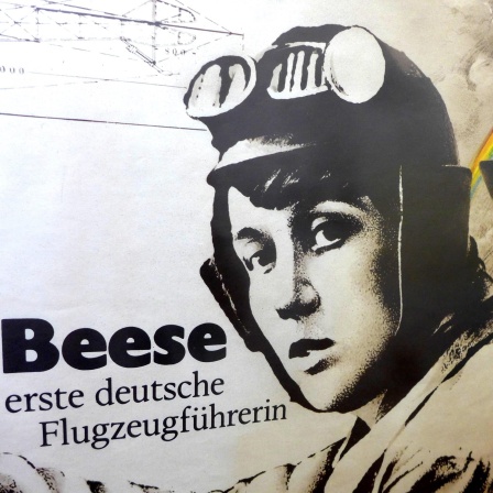 Plakat von Melli Beese (1886-1925), Deutschlands erste Pilotin und Motorfliegerin, zu einer Ausstellung im Heimatmuseum Treptow, Berlin, 27.9.2018 (