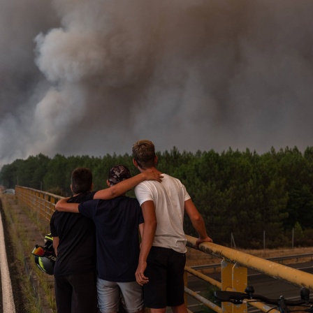 "Lust an der Apokalypse? Verändert sich nichts, ist die Menschheit bald Geschichte - nicht nur wegen des Klimawandels. Über die Funktion von Bedrohungen in einer Welt der multiplen Krisen.”