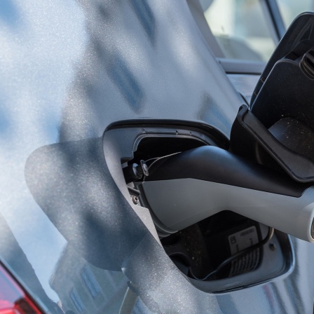 Der Tankstutzen eines E-Autos