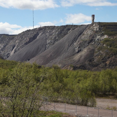 Außenansicht des weltgrößten unterirdischen Eisenerzbergwerks Kiirunavaara in Schweden.