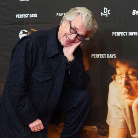 Wim Wenders bei der Premiere von Perfect Days am 15.12.2023 im Kino International in Berlin (Bild: picture alliance)