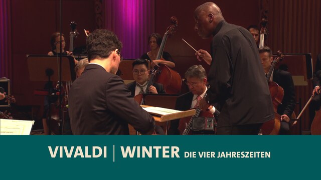 Das WDR Funkhausorchester spielt den Winter aus Vivaldis Vier Jahreszeiten.