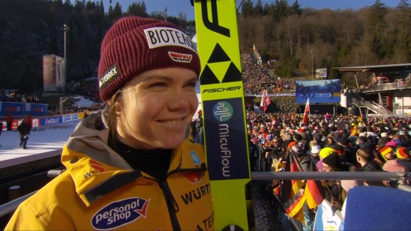 Sportschau Wintersport - Agnes Reisch - 'ist Extrem Cool, Vor So Vielen Zuschauern Zu Springen'