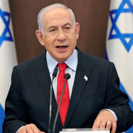 Benjamin Netanjahu, Ministerpräsident von Israel, spricht während einer Kabinettssitzung im Büro des Ministerpräsidenten.
