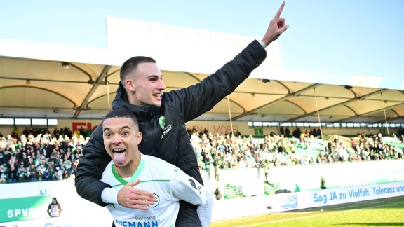 Sportschau Bundesliga - Fürth Besiegt Kiel Und Springt Auf Platz Zwei