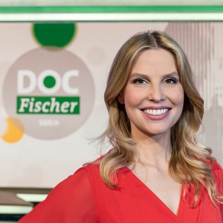 Die Ärztin und Journalistin Dr. Julia Fischer moderiert das neue SWR Gesundheitsmagazin "Doc Fischer". © SWR/Patricia Neligan
