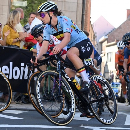 Belgian Lotte Kopecky pictured in action during the women elite road race on the seventh day of the UCI World Championships Road cycling, Rad, Radsport, Strasse Flanders 2021, 157,70km from Antwerp to Leuven, on Saturday 25 September 2021. The Worlds tak