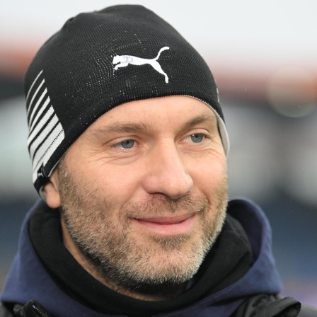 Braunschweigs Daniel Scherning ist vor dem Spiel im Stadion