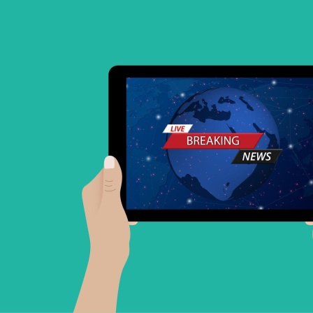 Illustration zweier Hände, die ein Tablet mit dem Schriftzug "Breaking News" halten.