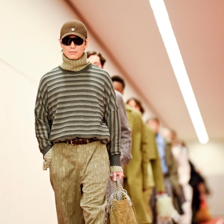 Models bei der William Fan Fashion Show 'Off Duty' auf der Berlin Fashion Week in der Aufwärmhalle im Olympiastadion