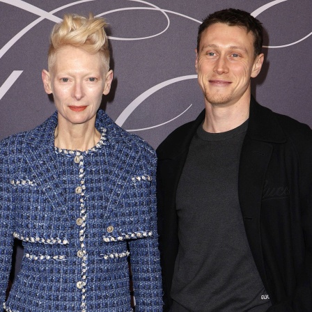 Regisseur Joshua Oppenheimer, Tilda Swinton und George MacKay bei der Kino Premiere vom Musicalfilm The End am 16.02.2025 in der Astor Film Lounge in Berlin 