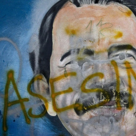 "Asesino", "Mörder", wurde über ein Wandbild von Nicaraguas Präsident Daniel Ortega gesprüht.