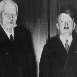 Hindenburg und der neue Reichskanzler Adolf Hitler 1933