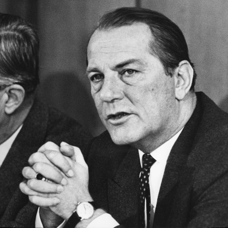 Ewald-Heinrich von Kleist, Widerstandskämpfer des 20. Juli 1944, Verleger und Gründer der Münchner Sicherheitskonferenz. Hier am Rande der Tagung, 1974